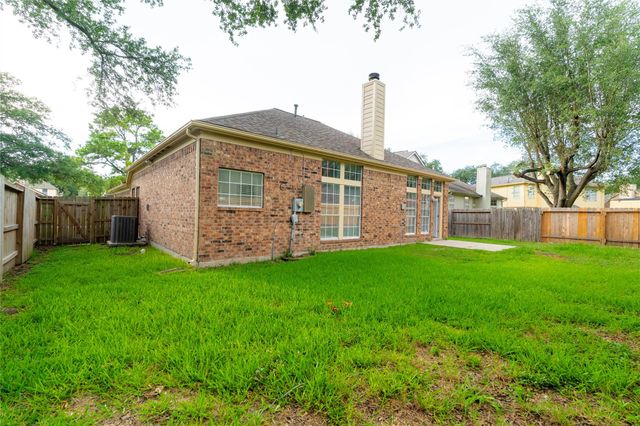 13710 Sablegarden Lane, Houston, TX 77014