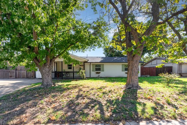 204 W Park Street, Little Elm, TX 75068