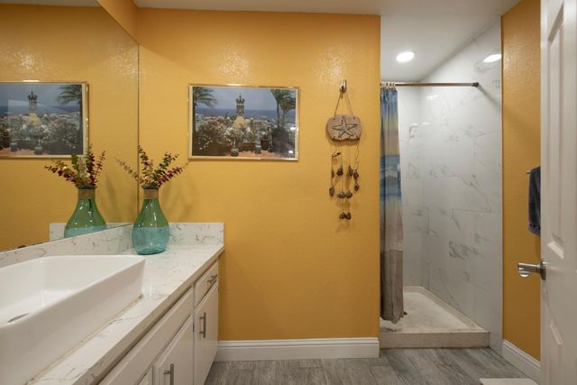 1915 W Santa Ana Avenue, Fresno, CA 93705