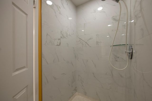 1915 W Santa Ana Avenue, Fresno, CA 93705