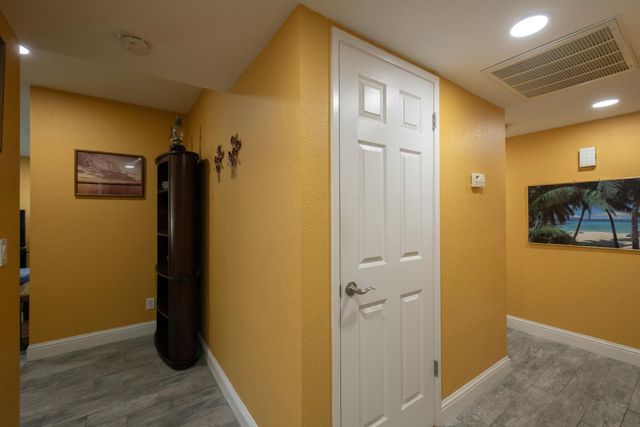 1915 W Santa Ana Avenue, Fresno, CA 93705