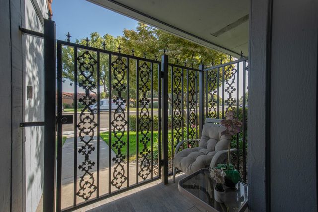 1915 W Santa Ana Avenue, Fresno, CA 93705