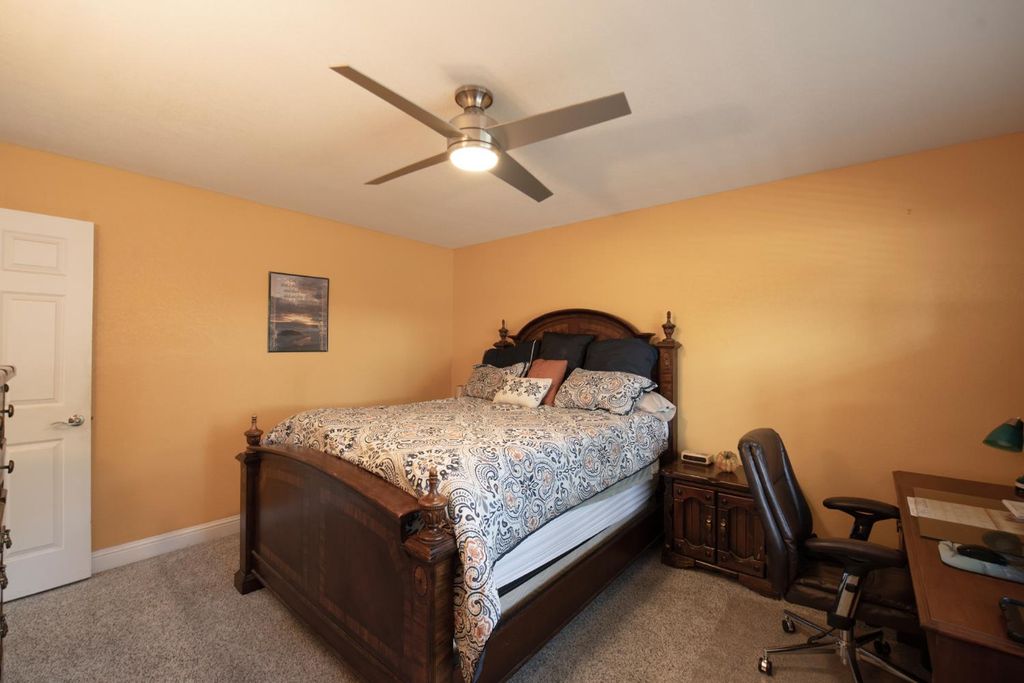 Image 16 of property listing at 1915 W Santa Ana Avenue, Fresno, CA 93705