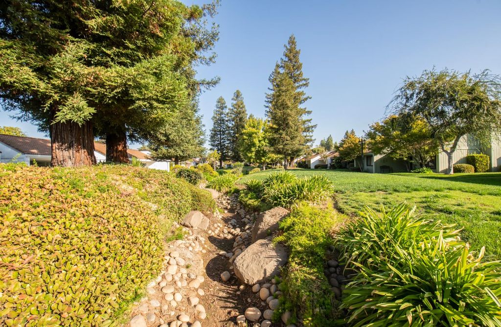 Image 35 of property listing at 1915 W Santa Ana Avenue, Fresno, CA 93705