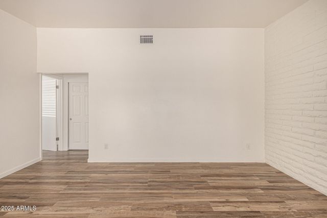 5926 W ROSE Lane A, Glendale, AZ 85301