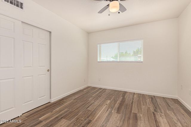 5926 W ROSE Lane A, Glendale, AZ 85301