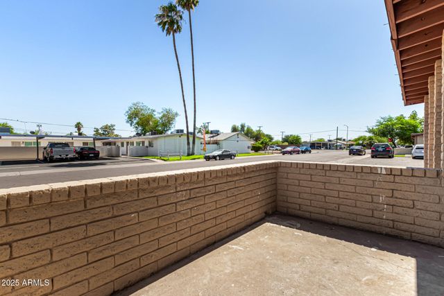5926 W ROSE Lane A, Glendale, AZ 85301