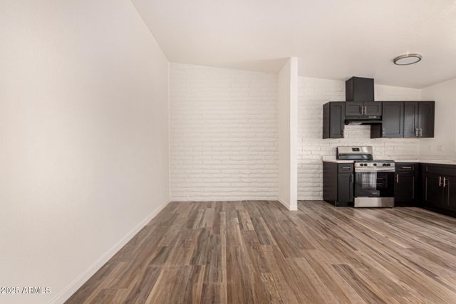 5926 W ROSE Lane A, Glendale, AZ 85301