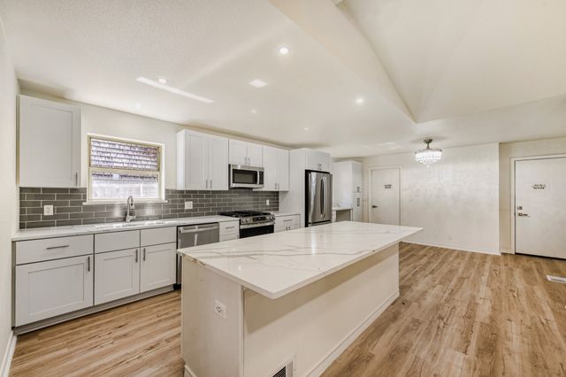 13123 Roaring Springs Lane, Dallas, TX 75240