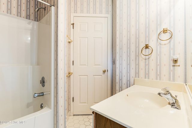 3012 Remington Drive, Wilmington, NC 28405