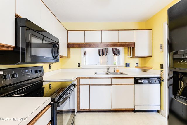 3012 Remington Drive, Wilmington, NC 28405