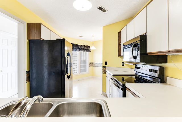 3012 Remington Drive, Wilmington, NC 28405