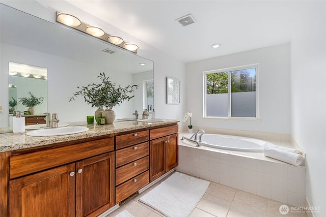 11423 NE 86th Street, Kirkland, WA 98033