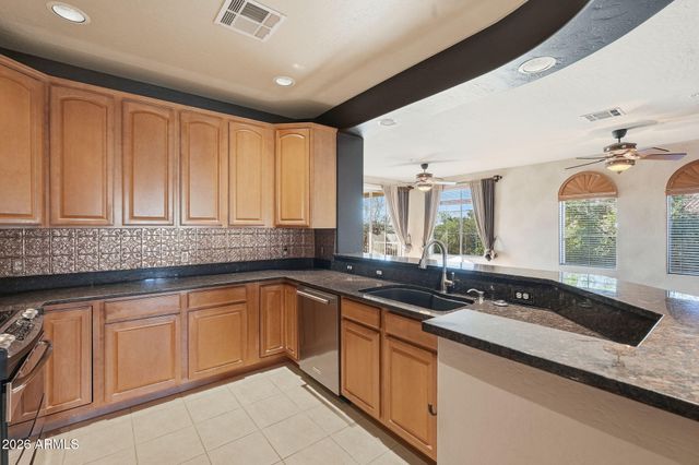 10655 N 9TH Street 232, Phoenix, AZ 85020