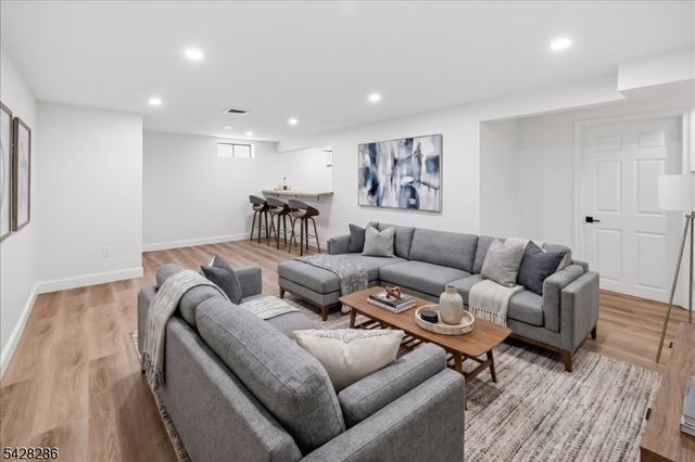 91 Seymour Ter, Piscataway Twp., NJ 08854