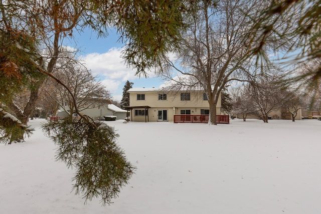 8527 W 97th Street Circle, Bloomington, MN 55438