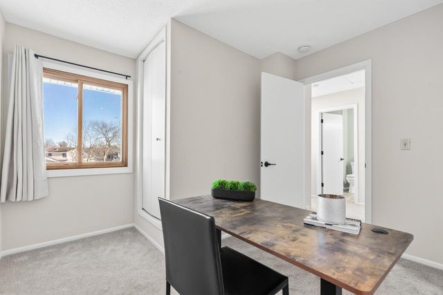 8527 W 97th Street Circle, Bloomington, MN 55438