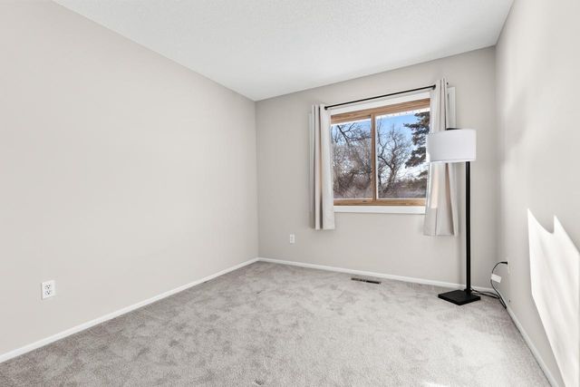 8527 W 97th Street Circle, Bloomington, MN 55438