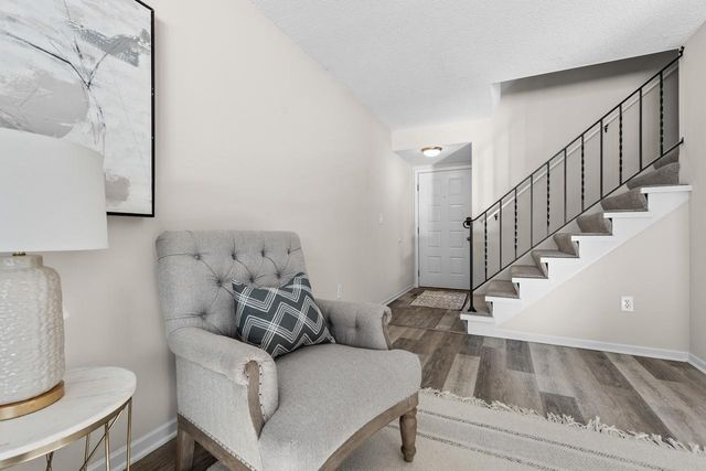 8527 W 97th Street Circle, Bloomington, MN 55438