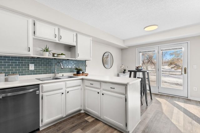 8527 W 97th Street Circle, Bloomington, MN 55438