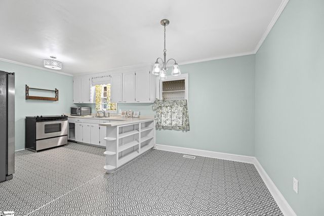 105 Shands Street, Clinton, SC 29325