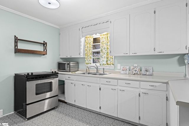 105 Shands Street, Clinton, SC 29325