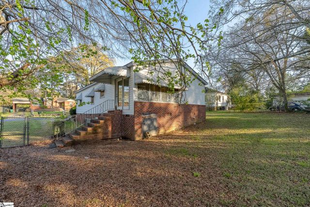 105 Shands Street, Clinton, SC 29325