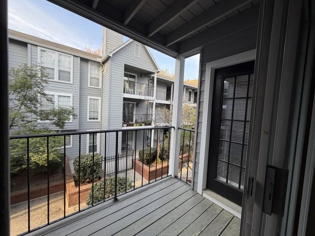 418 Granville Court, Atlanta, GA 30328