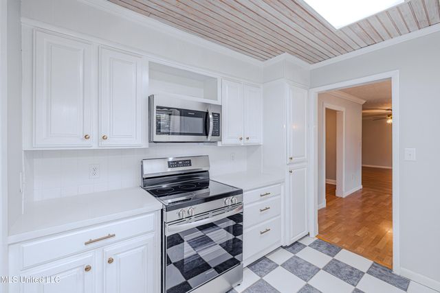 114 Meadow Ln Circle, Clinton, MS 39056