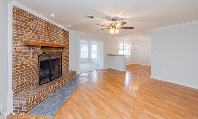 114 Meadow Ln Circle, Clinton, MS 39056