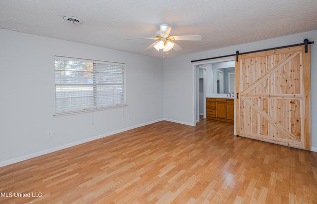 114 Meadow Ln Circle, Clinton, MS 39056