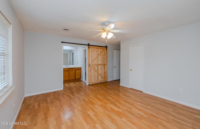 114 Meadow Ln Circle, Clinton, MS 39056