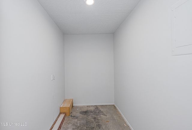 114 Meadow Ln Circle, Clinton, MS 39056