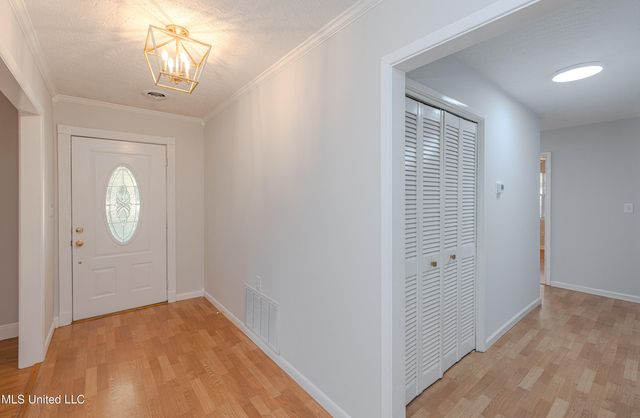 114 Meadow Ln Circle, Clinton, MS 39056