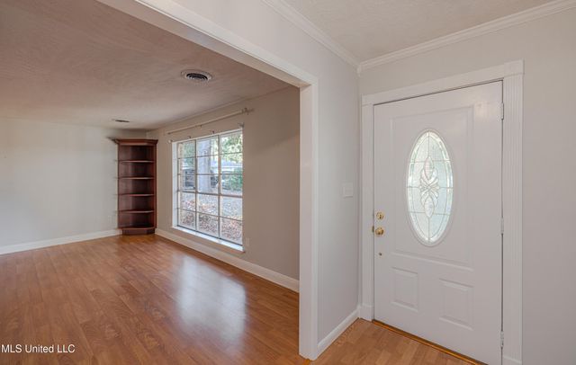 114 Meadow Ln Circle, Clinton, MS 39056