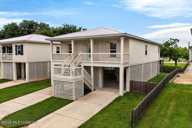 212 Clark Avenue, Pass Christian, MS 39571