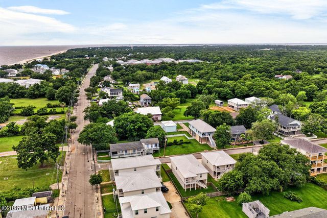 212 Clark Avenue, Pass Christian, MS 39571
