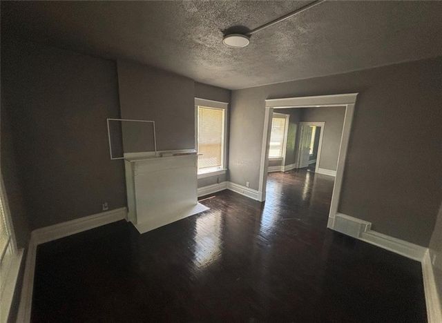 510 Cypress Avenue, Kansas City, MO 64124