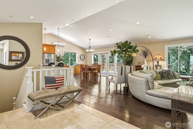 1226 NE Ballinger Place, Shoreline, WA 98155