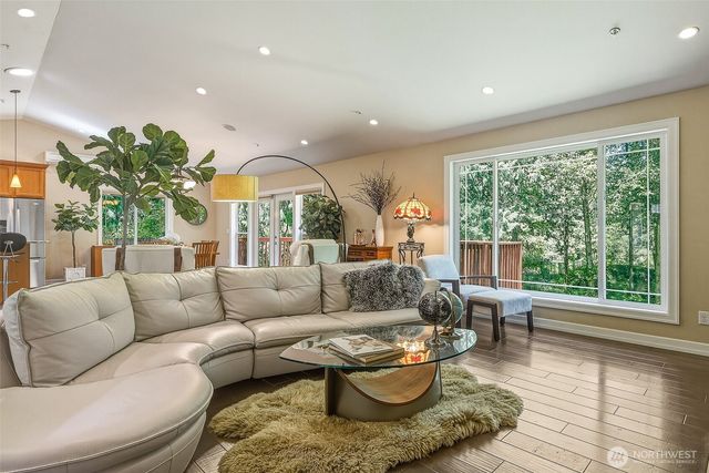 1226 NE Ballinger Place, Shoreline, WA 98155