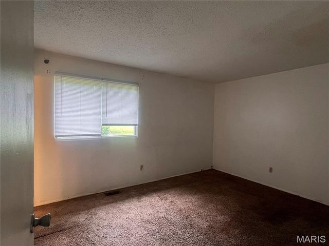 2353 Kingsford Drive, Florissant, MO 63031