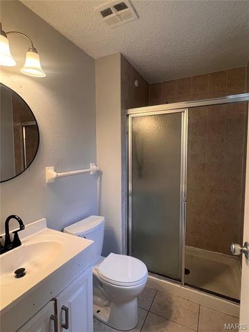 2353 Kingsford Drive, Florissant, MO 63031