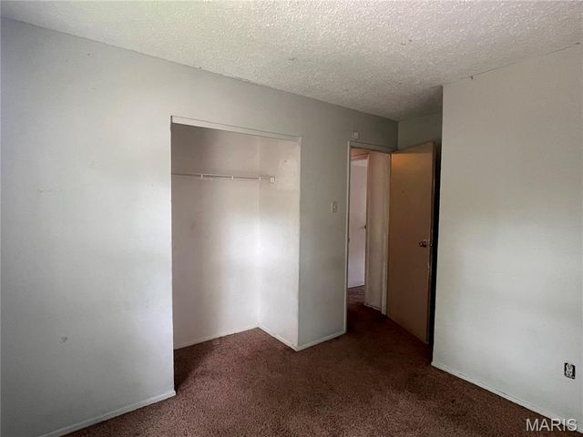 2353 Kingsford Drive, Florissant, MO 63031