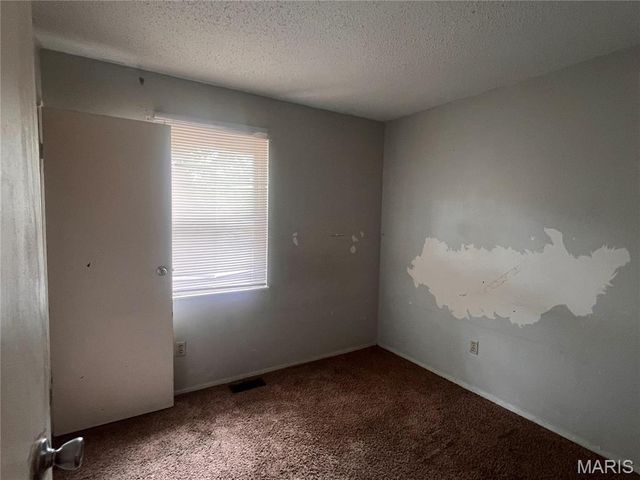 2353 Kingsford Drive, Florissant, MO 63031