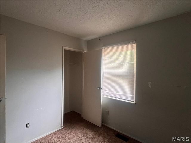 2353 Kingsford Drive, Florissant, MO 63031