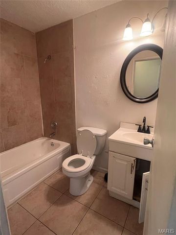 2353 Kingsford Drive, Florissant, MO 63031