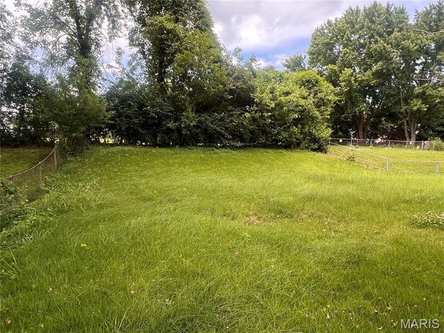 2353 Kingsford Drive, Florissant, MO 63031