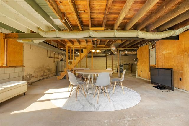 45 Marston Avenue, Hyannis, MA 02601