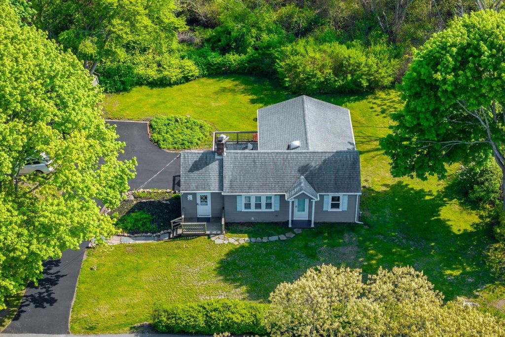 45 Marston Avenue, Hyannis, MA 02601