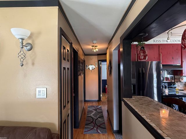 28460 Hollywood Street, Roseville, MI 48066